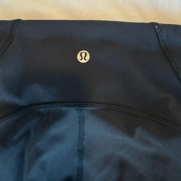 Cropped Lululemon Leggings with Mesh - Picture 2 of 4